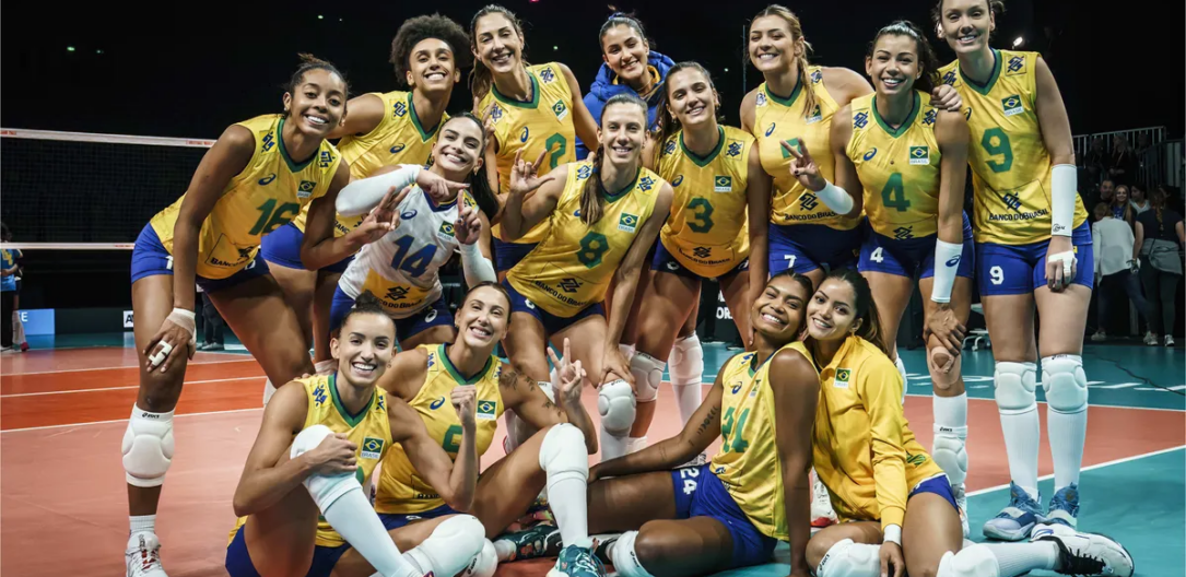 Women's national team together for photo